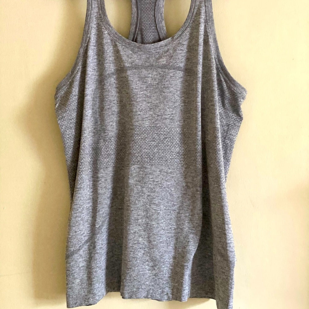 SOLD! Lululemon Swiftly Tech tanks